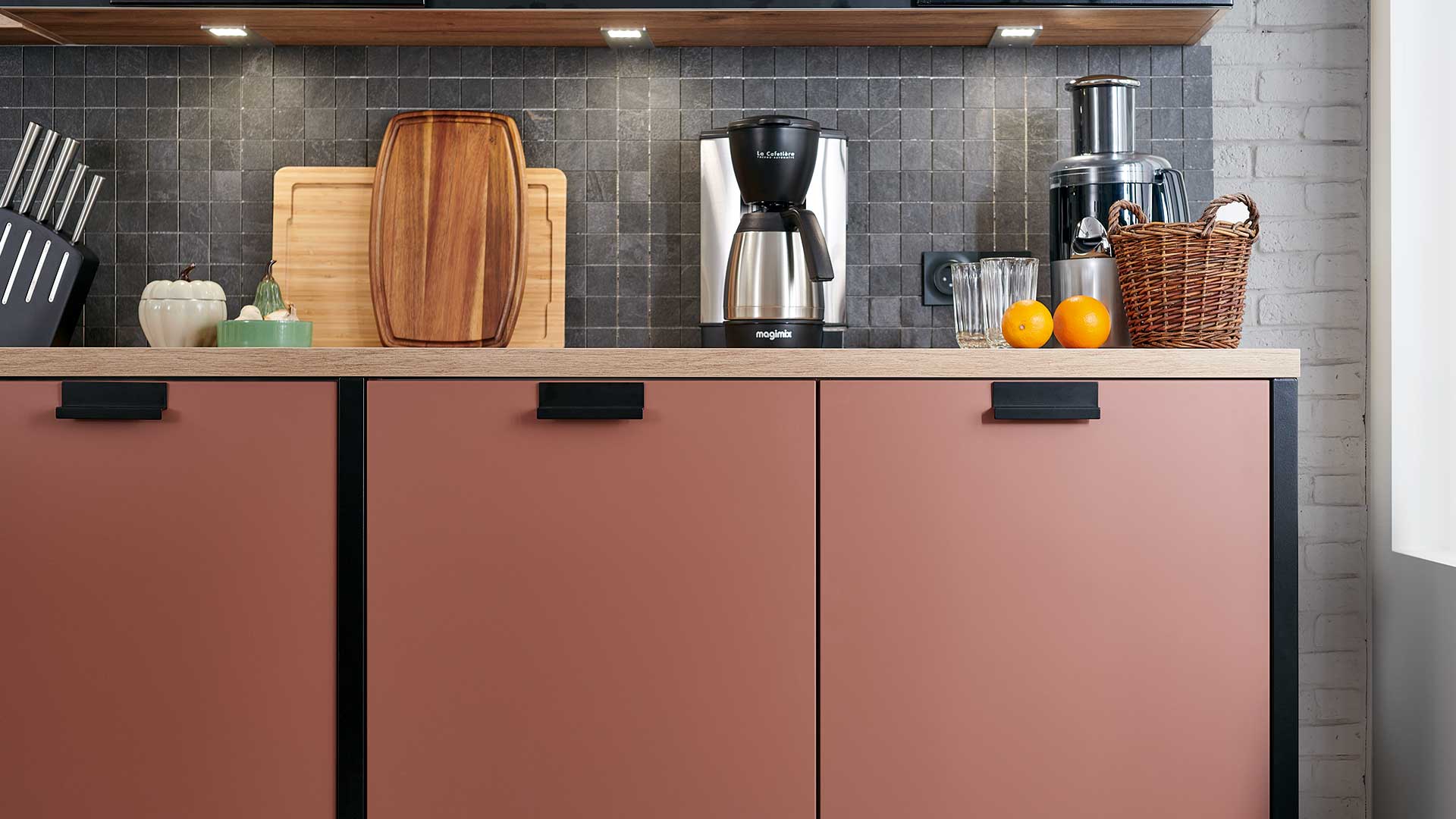 Apliques debajo del mueble de cocina Apliques debajo del mueble de cocina